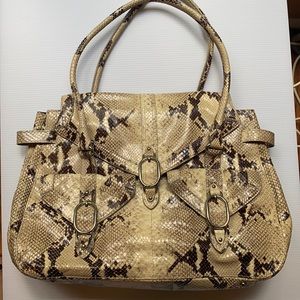 ✨Beautiful Cole Haan handbag✨Trinity Python Print